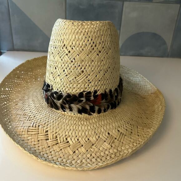 Chic Straw Hat with Feather Band main image 5